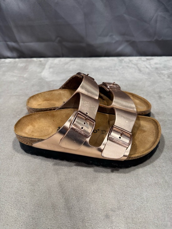 Birkenstock Arizona Metallic Rose Gold Slide Sandals - Picture 5 of 10
